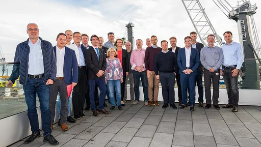 Gruppenfoto im Hafen